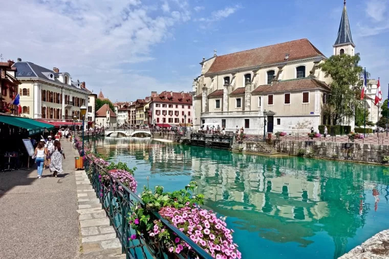 Taxi Annecy gare Albertville, Albertville, ARLY Ambulances et Taxis SN